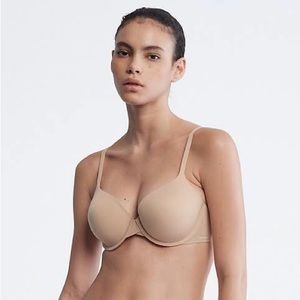 Cream pushup bra